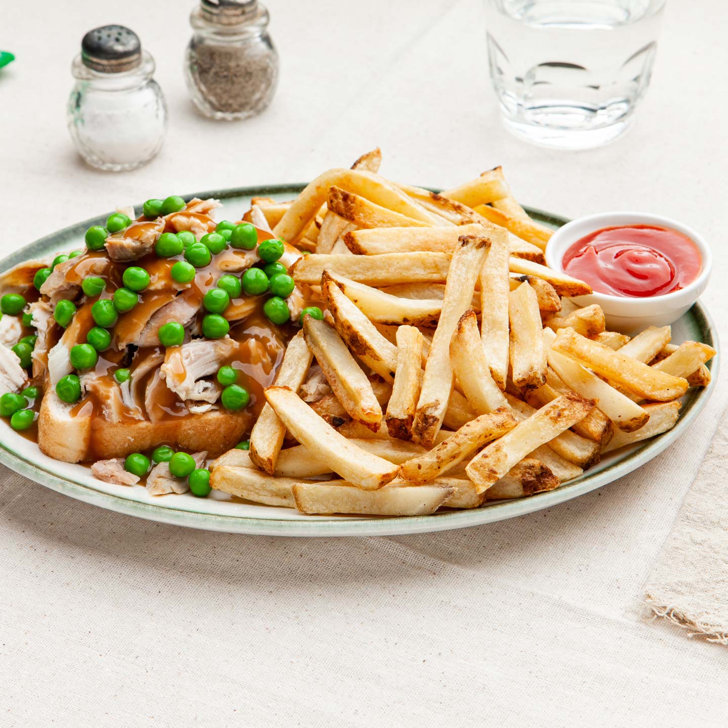 Hot Turkey Sandwich With Pub Fries Cavendish Farms 